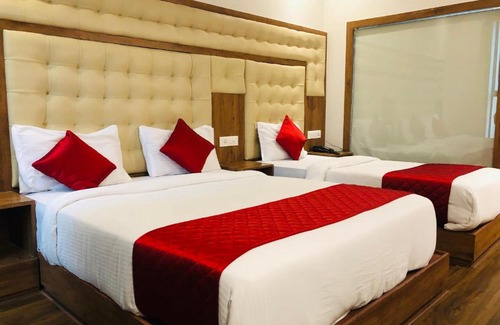 Bandra Kurla complex Hotel | Hotel BKC Grand- Near Trade Centre, Visa Consulate
