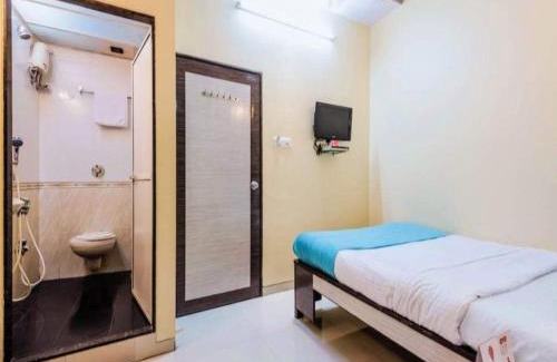 Wellington Pier Hotel | Hotel Broadway Colaba