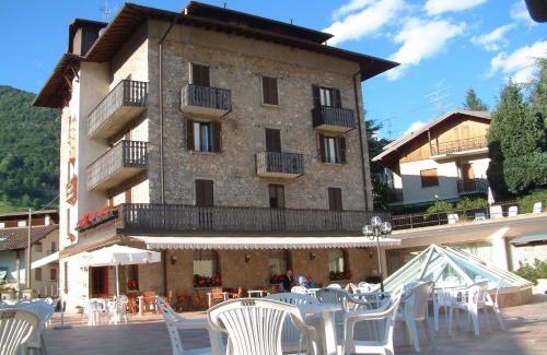 Serina Hotel | Hotel Carrara