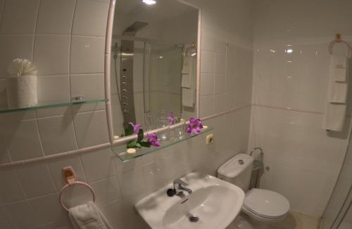Torrejon El Rubio Hotel | Hotel Carvajal