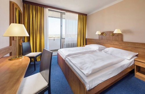 Hradec Kralove Hotel | Hotel Cernigov