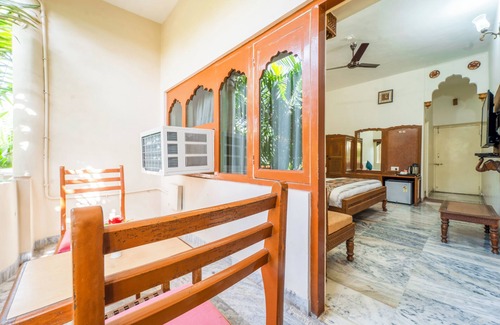 Abu Road Hotel | Hotel Chandrawati Palace
