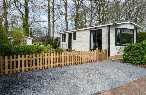 Epe Ski Chalet | Hotel chique chalet met zicht over de weilanden op de Veluwe