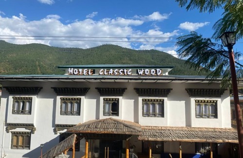 Khuruthang Hotel | Hotel Classic Wood