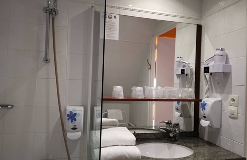 Folie-Couvrechef Hotel | Hotel Crocus Caen Memorial