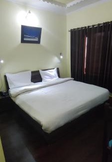 Srinagar Hotel | Hotel curio's All seasons