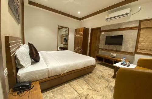 Veraval Hotel | HOTEL DAMODAR
