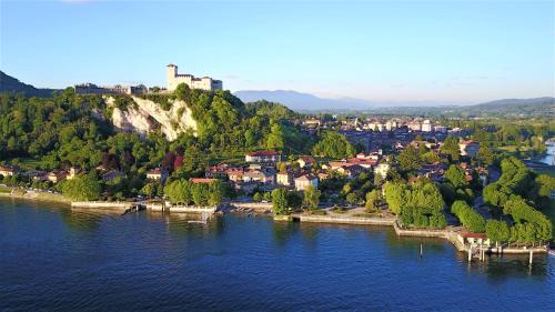 Angera Hotel | Hotel Dei Tigli