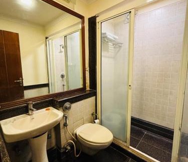 Greater Kailash Enclave I Apartment | Hotel DevNarayana Dham