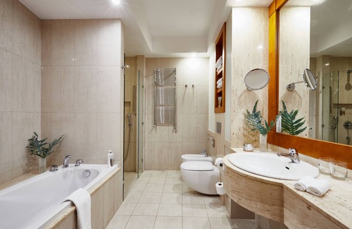 Wysoka Wies Hotel | Hotel Dr Irena Eris Wzgorza Dylewskie