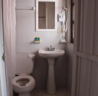 Yuriria Hotel | Hotel el Rinconcito Yuriria Gto