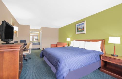 Fort Mc Clellan Hotel | Hotel Express Anniston/Oxford