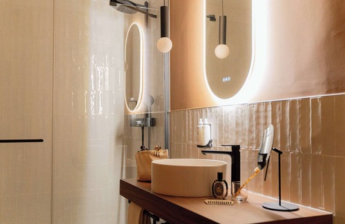 Griffon - Royale Hotel | Hotel Fort St Laurent Lyon - Handwritten Collection