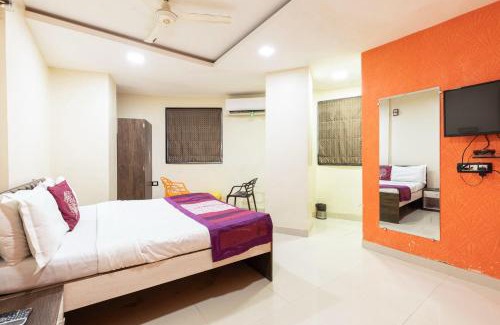 Girgaon Hotel | Hotel Girgaon Palace Near Chowpatty Beach