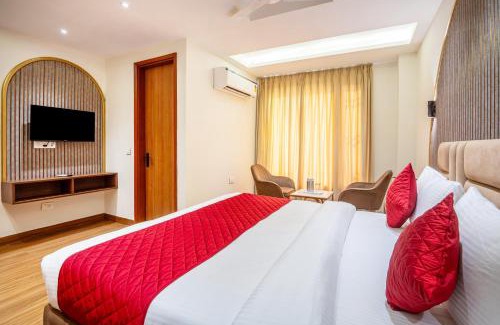 Karol Bagh Hotel | Hotel Grand Aavaas- Traveller's Choice Award Winner 2025