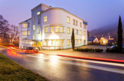 Tanvald Hotel | Hotel Grand