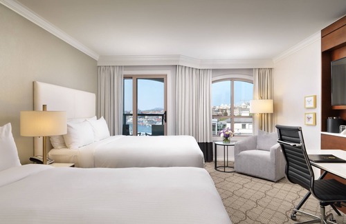 Inner Harbour Hotel | Hotel Grand Pacific