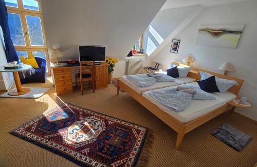 Heuchelhof Hotel | Hotel Grenzenlos im Alten Gut