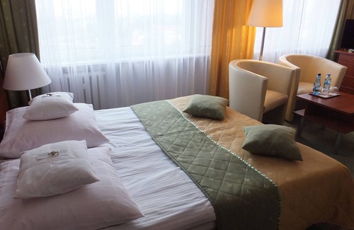 Pila Hotel | Hotel Gromada Pila