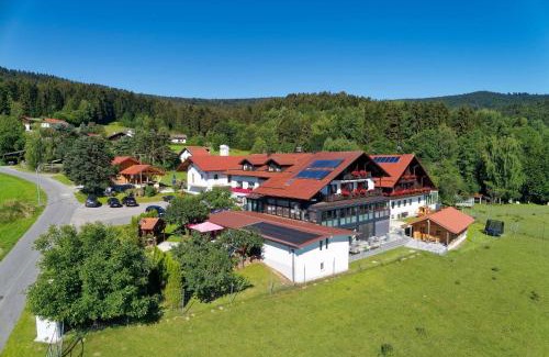 Achslach Hotel | Hotel Hirschenstein