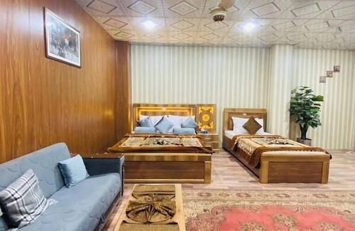 Shangla Hotel | Hotel Holiday Inn