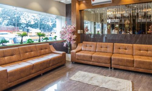 Dharavi Hotel | Hotel Hometown Near US Embassy BKC