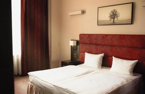 Srodmiescie Hotel | Hotel Ilan
