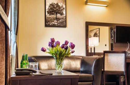 Srodmiescie Hotel | Hotel Ilan