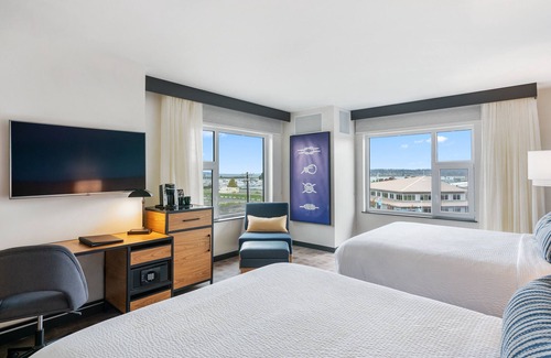 Northwest Everett Hotel | Hotel Indigo Everett - Waterfront Place by IHG