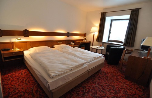 Krahenwinkel Hotel | Hotel Jägerhof