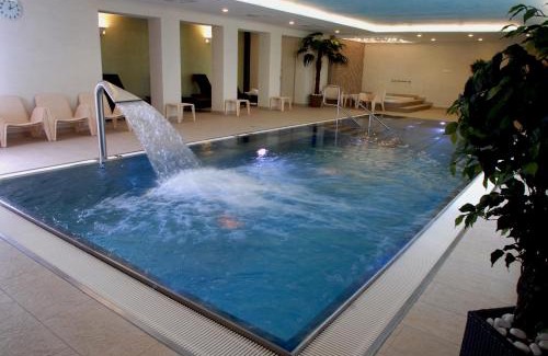 Lozorno Hotel | Hotel Karpatsky Dvor Lozorno