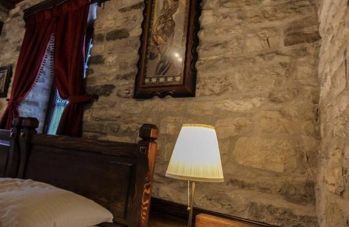 Gjirokaster Hotel | Hotel Kastro