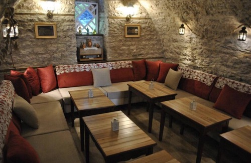 Gjirokaster Hotel | Hotel Kastro