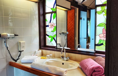 Cook's Bay Resort | Hotel Kaveka
