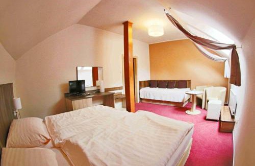 Karlstejn Hotel | Hotel Koruna
