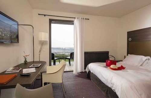Martailly-Les-Brancion Hotel | Hotel La Montagne de Brancion