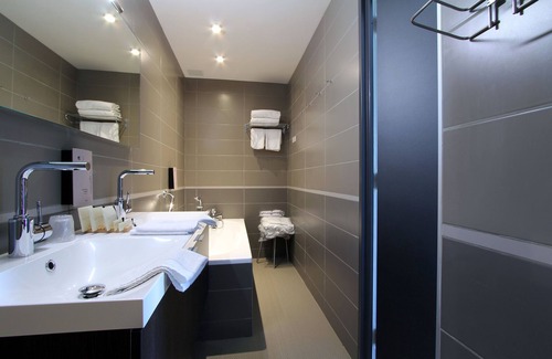Martailly-Les-Brancion Hotel | Hotel La Montagne de Brancion