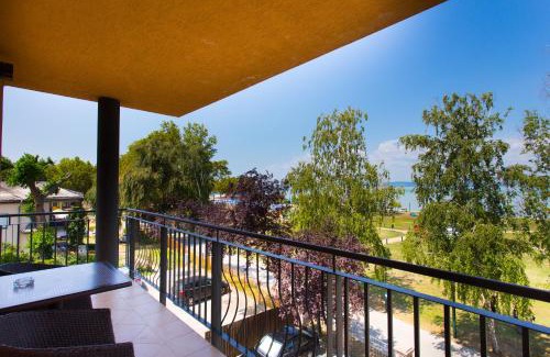 Siofok Aranypart Hotel | Hotel La Riva