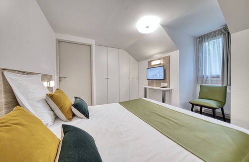 Mesnil-Saint-Pere Hotel | Hotel Lac d’Orient
