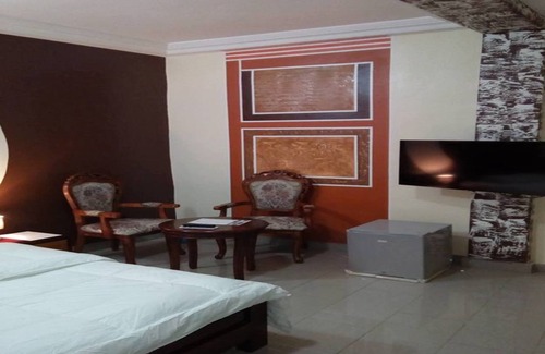 Yopougon Hotel | Hotel Lamirol