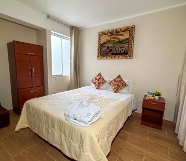 San Juan Bautista Hotel | Hotel LAS FLORES