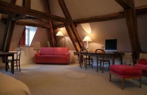 Les Riceys Hotel | Hotel Le Marius