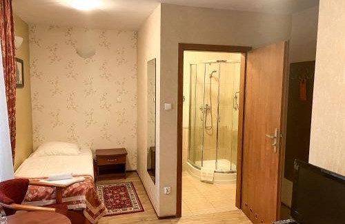 Wrzeszcz Hotel | Hotel Logos