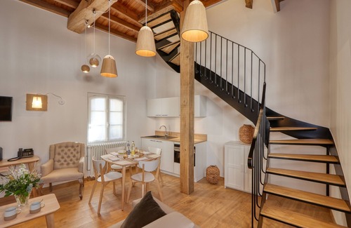 Montreuil-sur-Mer Hotel | Hotel Loysel le Gaucher