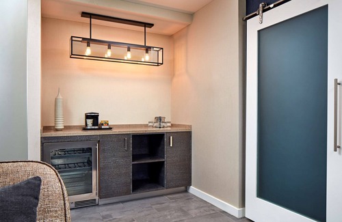 Del Rey Hotel | Hotel MDR Marina del Rey - a DoubleTree by Hilton