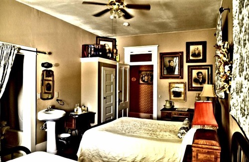 Alturas Hotel | Hotel Niles