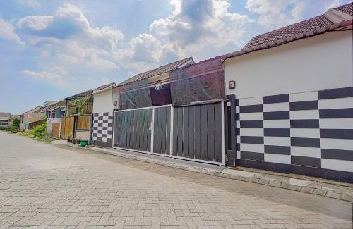 Asrikaton Hotel | Hotel O Happy Homestay Syariah