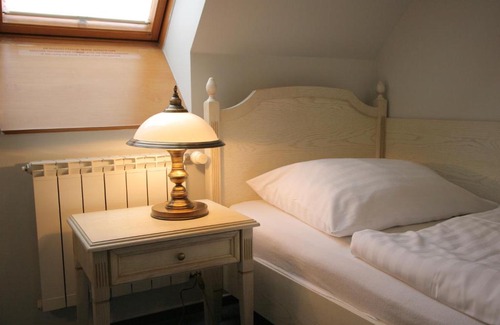Kromeriz Hotel | Hotel Octarna - Free On-site Parking
