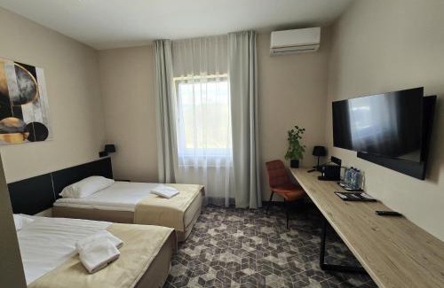 Zarska Wies Hotel | Hotel Picaro Żarska Wieś Południe A4 kierunek Polska