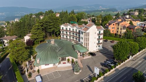 Cerro Veronese Hotel | Hotel Pineta